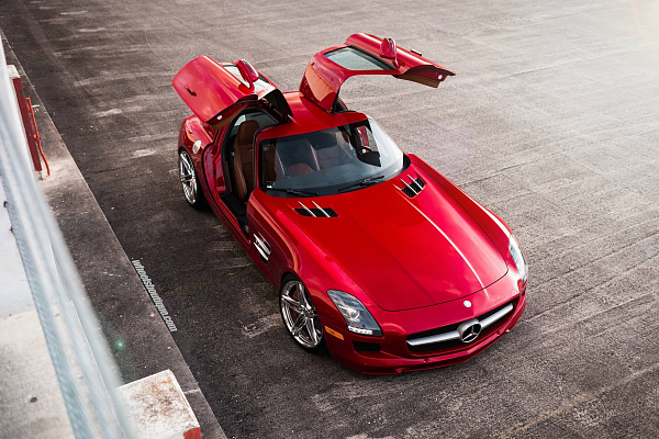 Фото дисков HRE P207 Полированный лак на Mercedes-Benz SLS AMG