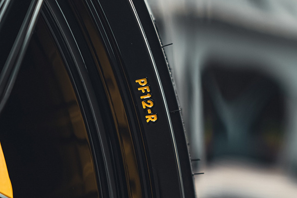Фото дисков Brixton Forged PF12 R / RS Черный глянец на Porsche 911 VIII