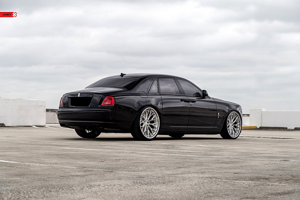 Фото дисков Anrky AN30 Глянцевый лак на Rolls-Royce Ghost I
