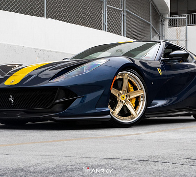 Фото дисков Anrky AN35 на Ferrari 812