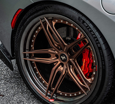 Фото дисков HRE S107SC на Ferrari 488