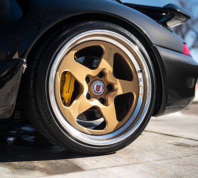 Фото дисков HRE 527 на Porsche 911 IV