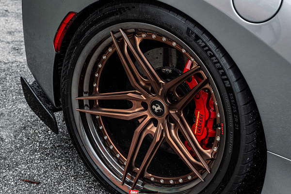 Фото дисков HRE S107SC Сатиновая бронза на Ferrari 488