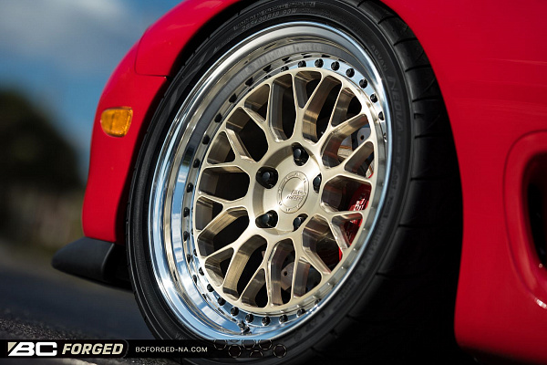 Фото дисков BC Forged LE81 // MLE81 Глянцевая шампань на Mazda RX-7 III
