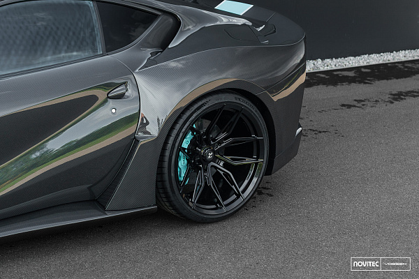 Фото дисков NOVITEC NF11 Черный глянец на Ferrari 812