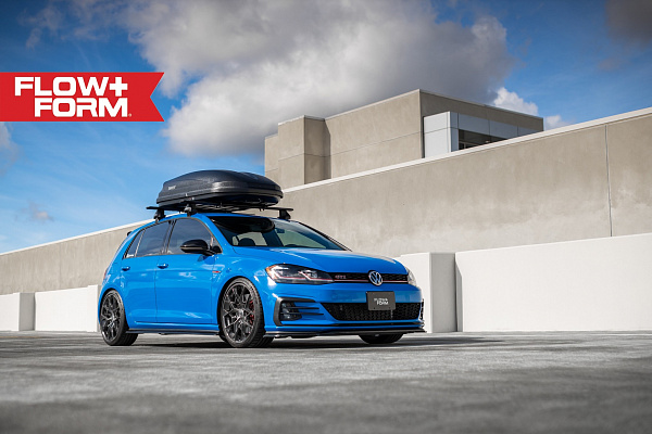 Фото дисков HRE FF10 Глянцевый темный лак на Volkswagen Golf VIII