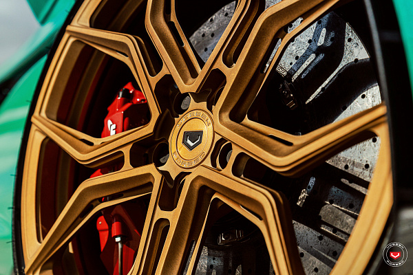 Фото дисков Vossen EVO-3R Глянцевое темное золото на McLaren 600