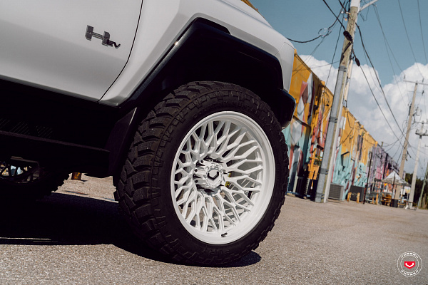 Фото дисков Vossen GNX-02 Белый глянец на GMC Hummer EV