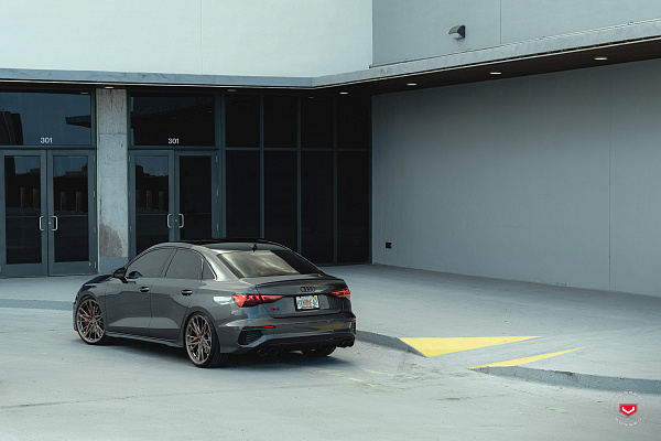 Фото дисков Vossen M-X6 Глянцевая бронза на Audi A/S/RS 3 (8Y)