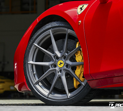 Фото дисков Vossen EVO-2 на Ferrari 488