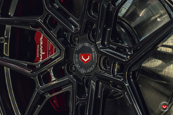 Фото дисков Vossen EVO-4R Глянцевый темный лак на Toyota Supra A90