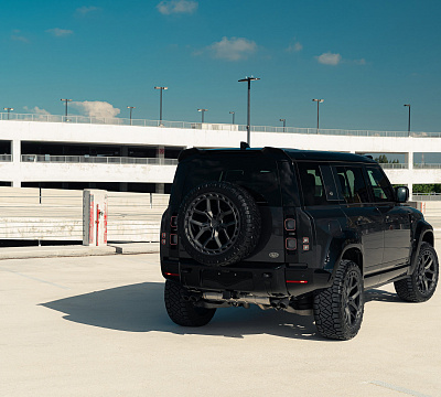 Фото дисков Vossen UV-X на Land Rover Defender II