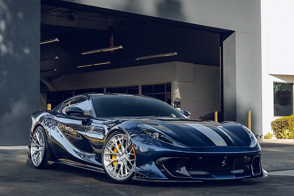 Фото дисков Anrky AN30 Глянцевый лак на Ferrari 812