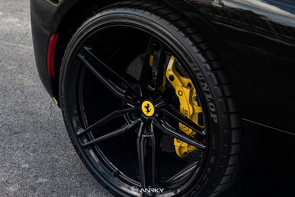 Фото дисков Anrky AN17 Черный глянец на Ferrari SF90