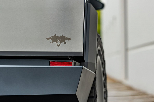 Фото дисков Brixton Forged LX15 Черный сатин на Tesla Cybertruck