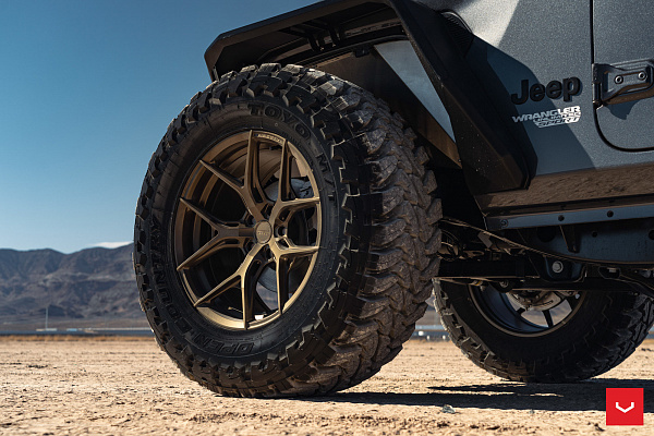 Фото дисков Vossen HF-5 Сатиновая бронза на Jeep Wrangler IV (JL)