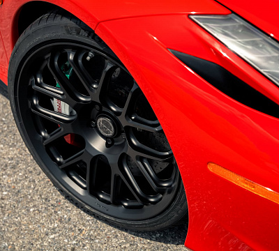 Фото дисков Brixton Forged TR08 на Ferrari 458