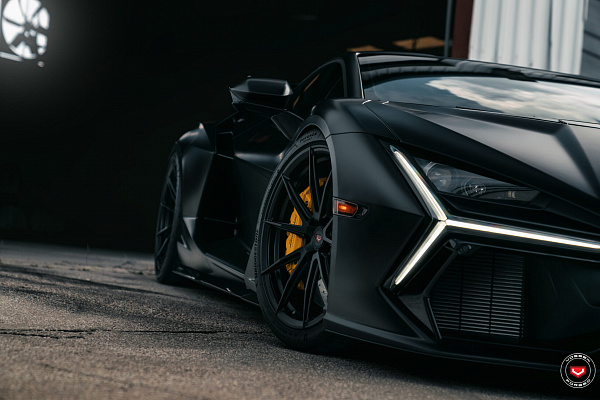 Фото дисков Vossen VPS-1 Черный сатин на Lamborghini Revuelto