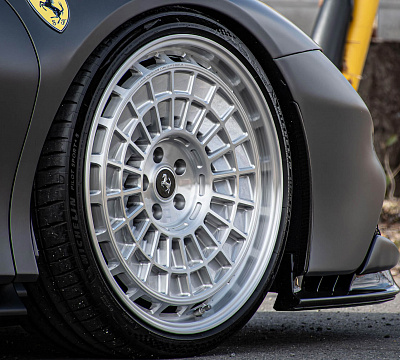 Фото дисков HRE 515 GTM на Ferrari SF90