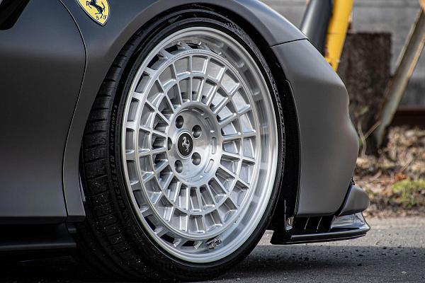 Фото дисков HRE 515 GTM Глянцевый лак на Ferrari SF90