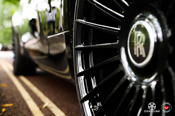 Фото дисков Vossen S17-13 Черный глянец на Rolls-Royce Wraith