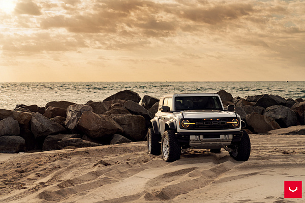 Фото дисков Vossen HFX-1 (6-Lug) Серебро на Ford Bronco