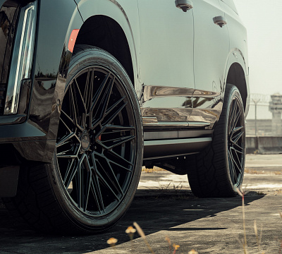 Фото дисков Vossen HF6-5 на Cadillac Escalade V