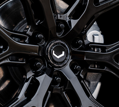Фото дисков Vossen HF6-4 на GMC Yukon V