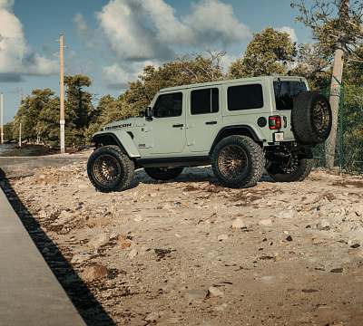 Фото дисков Vossen LCX-03 на Jeep Wrangler IV (JL)