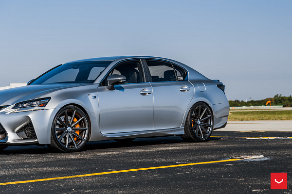 Фото дисков Vossen VFS-10 Глянцевый графит на Lexus GS IV