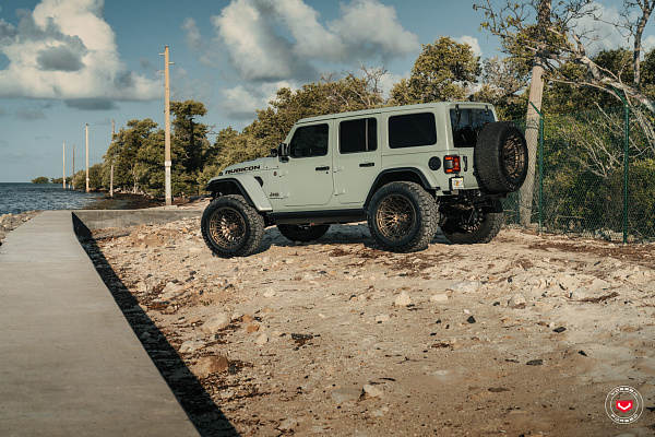 Фото дисков Vossen LCX-03 Сатиновая бронза на Jeep Wrangler IV (JL)