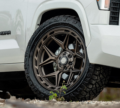 Фото дисков 4PLAY 4P55 на Toyota Tundra III