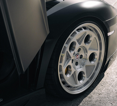 Фото дисков HRE 454 GTM на Lamborghini Aventador