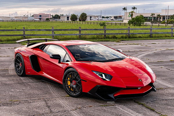 Фото дисков Strasse Wheels SM5R Deep Concave FS Другой цвет на Lamborghini Aventador