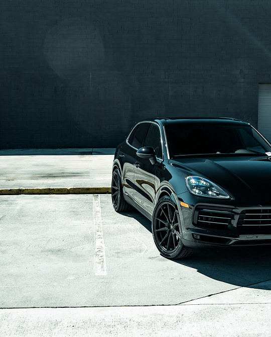 Фото дисков HF-3 Черный сатин на Porsche Cayenne III