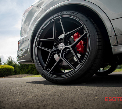 Фото дисков HRE FF11 на Porsche Cayenne II