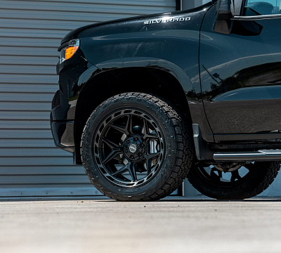 Фото дисков 4PLAY 4P55 на Chevrolet Silverado IV