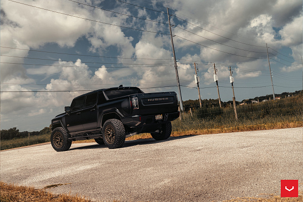 Фото дисков Vossen HFX-1 (8-Lug) Сатиновая бронза на GMC Hummer EV