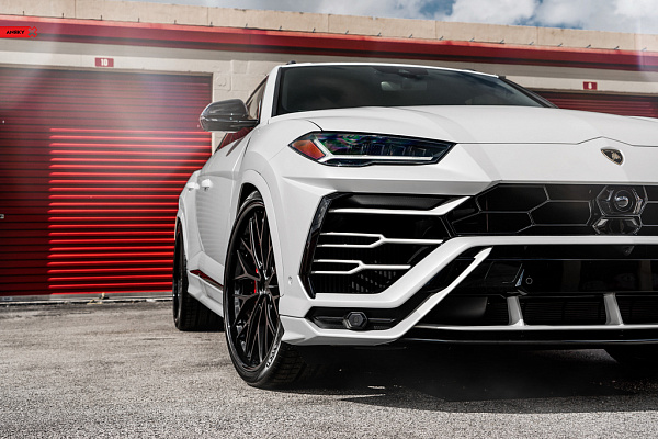 Фото дисков Anrky AN30 Черный сатин на Lamborghini Urus