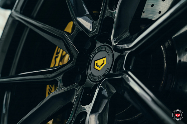 Фото дисков Vossen EVO-2 Черный глянец на Mercedes-Benz AMG GT I