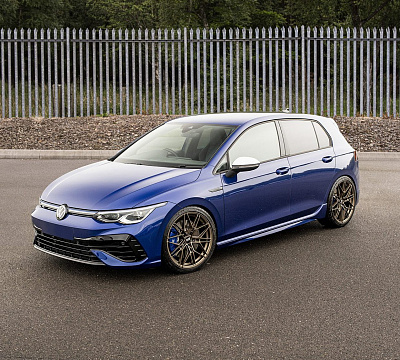Фото дисков Bola FLV на Volkswagen Golf VIII