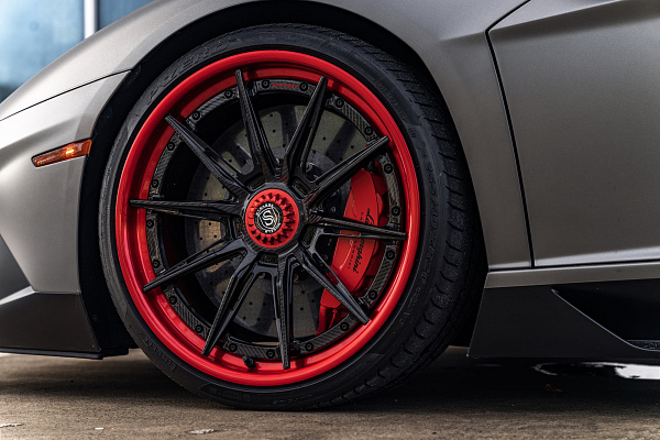 Фото дисков Strasse Wheels SV10-RS Performance Другой цвет на Lamborghini Aventador