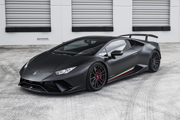 Фото дисков Strasse Wheels SV12 Deep Concave Duoblock Черный глянец на Lamborghini Huracan
