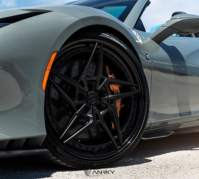 Фото дисков Anrky S3-X3 на Ferrari F8