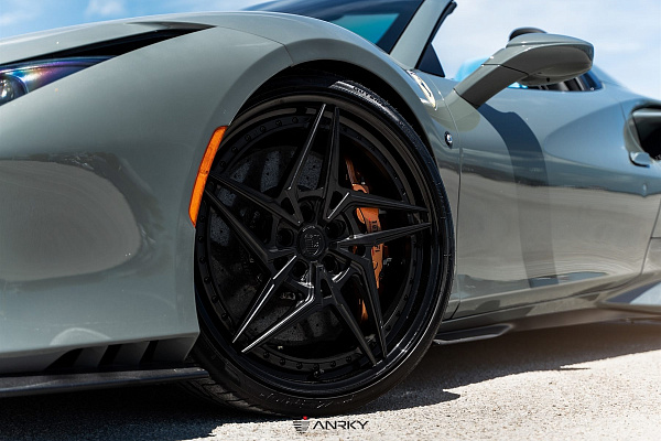 Фото дисков Anrky S3-X3 Черный глянец на Ferrari F8