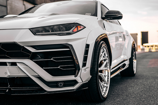 Фото дисков Brixton Forged PF10 Глянцевый лак на Lamborghini Urus