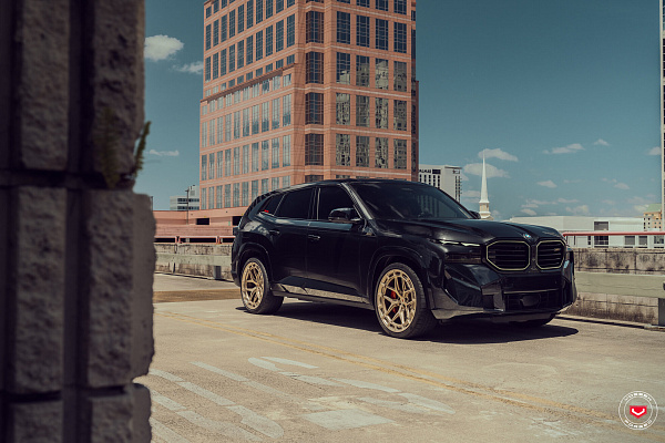 Фото дисков Vossen LC3-01 Глянцевое золото на BMW XM