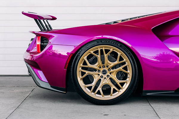 Фото дисков Brixton Forged PF14 R / RS Глянцевая шампань на Ford GT II