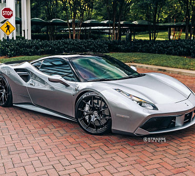 Фото дисков Strasse Wheels SM5RT Deep Concave Monoblock на Ferrari 488