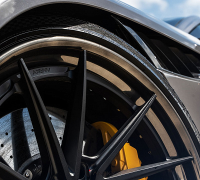 Фото дисков Anrky AN33 на Aston Martin DBS 3